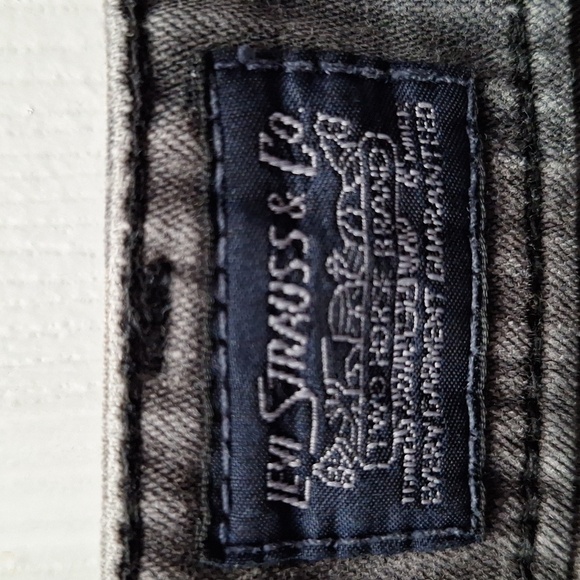 Levi's Gray Cargo Shorts with Camouflage Pattern Size 36 - Picture 2 of 3